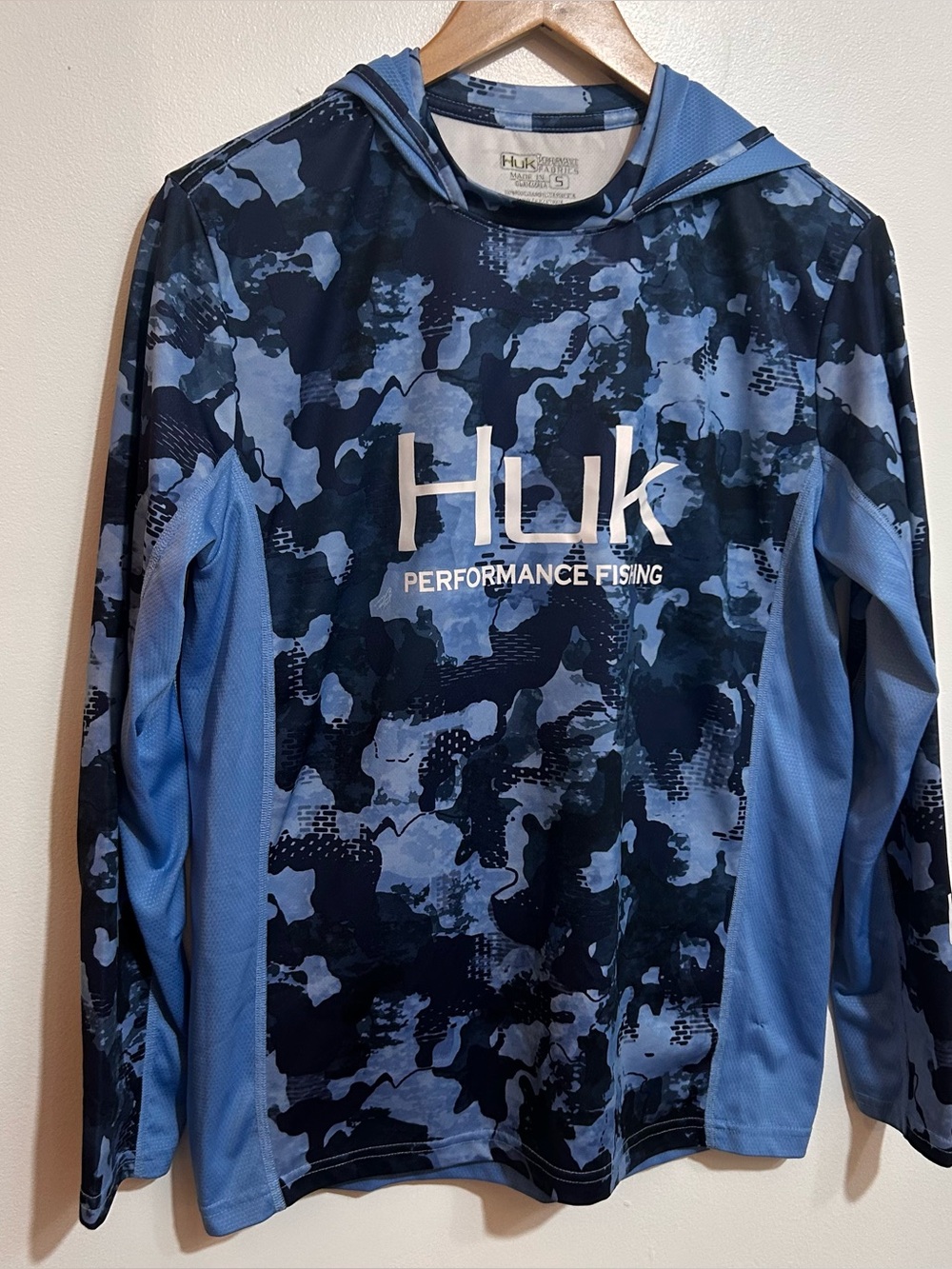 Huk Blue Camo Hooded Performance Shirt